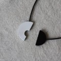 collier surprice schwarz grau weiß 4